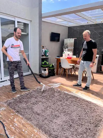 Higienização de cadeira estofada